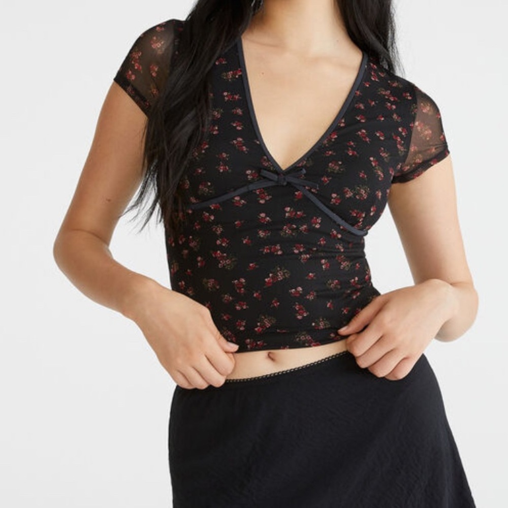 Aeropostale Floral mesh v- neck top